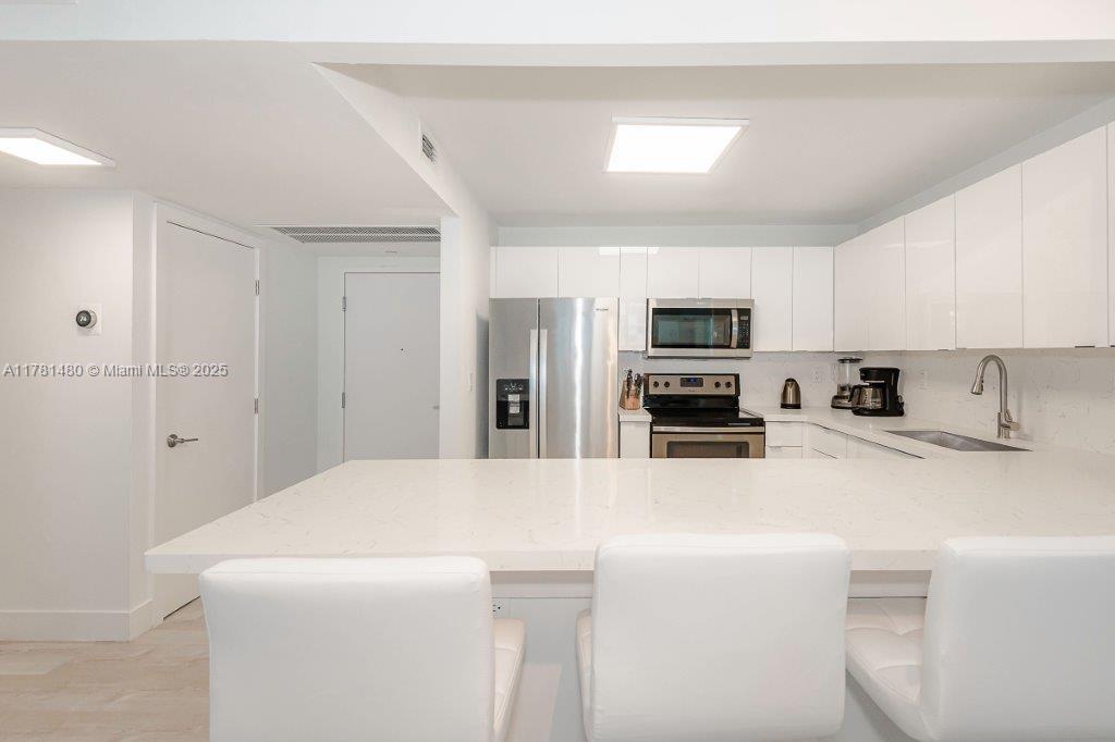 image Roney Palace Condo19