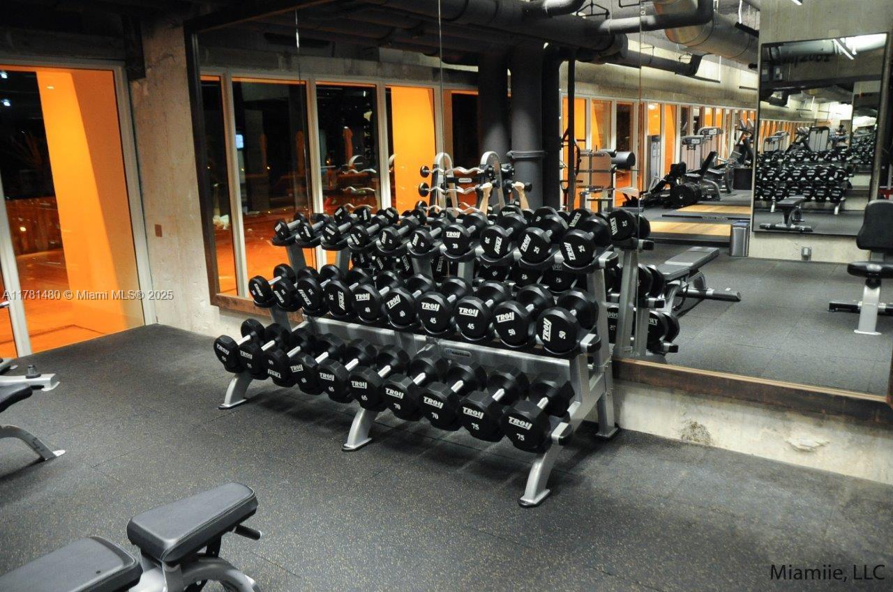 image Roney Palace Condo31