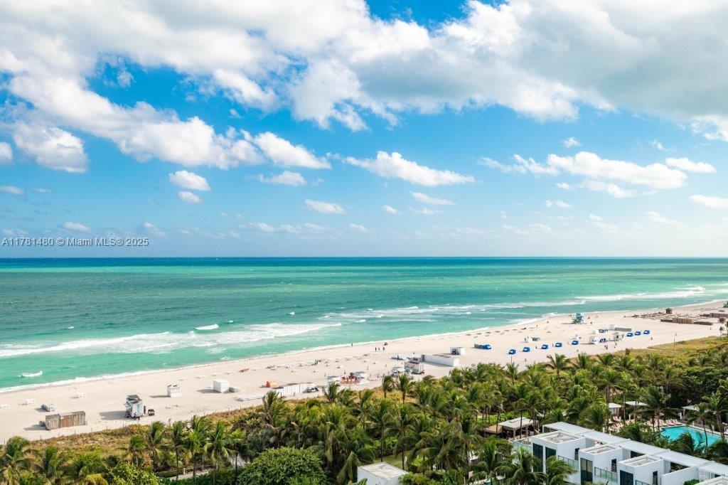 image Roney Palace Condo37