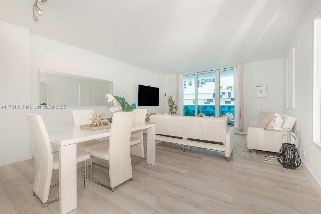image Roney Palace Condo8