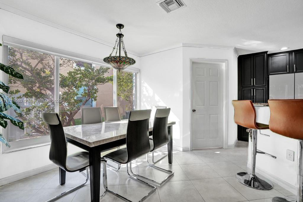 1322 NW 139th Ave Pembroke Pines, FL 33028