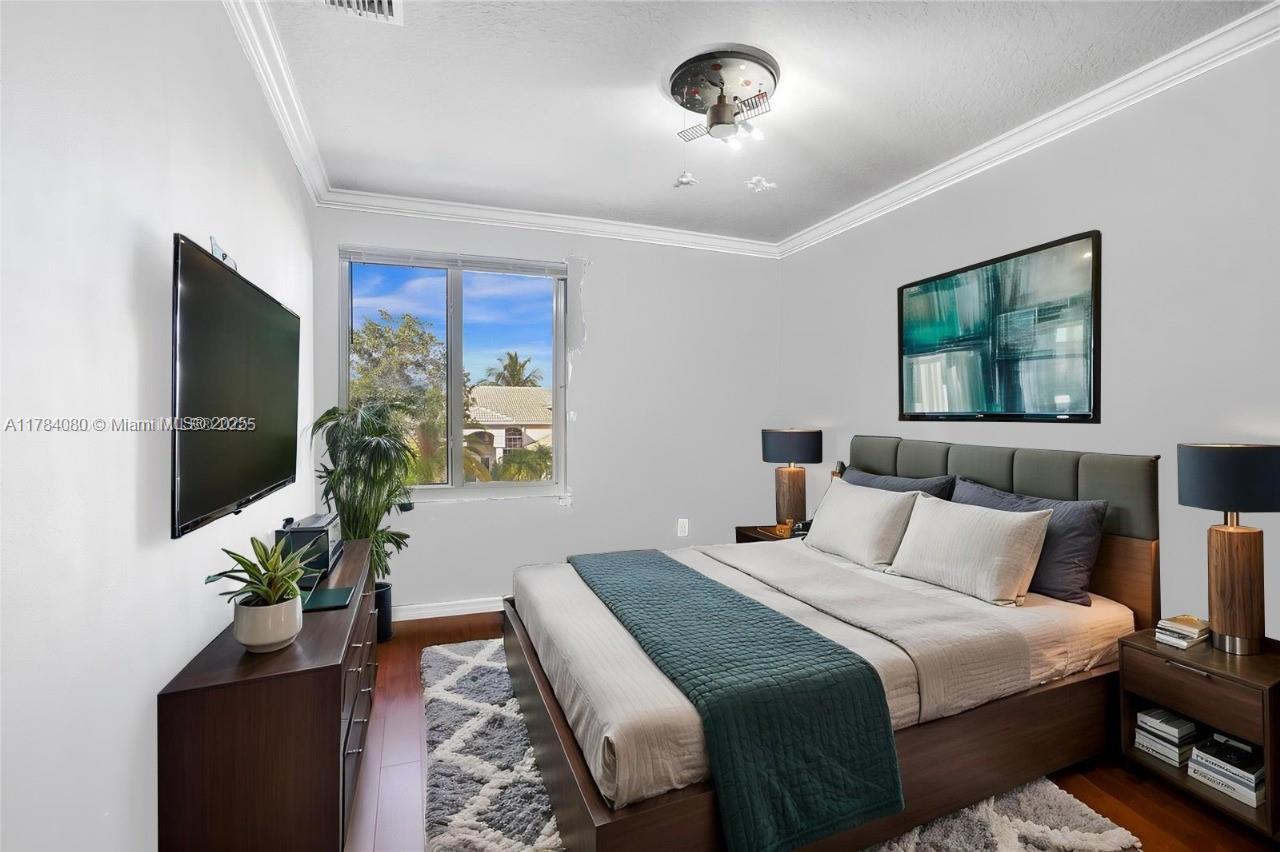 1322 NW 139th Ave Pembroke Pines, FL 33028