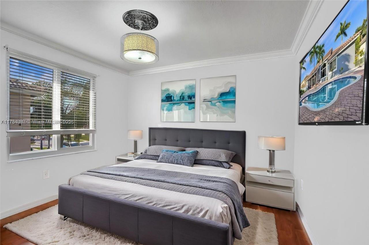 1322 NW 139th Ave Pembroke Pines, FL 33028