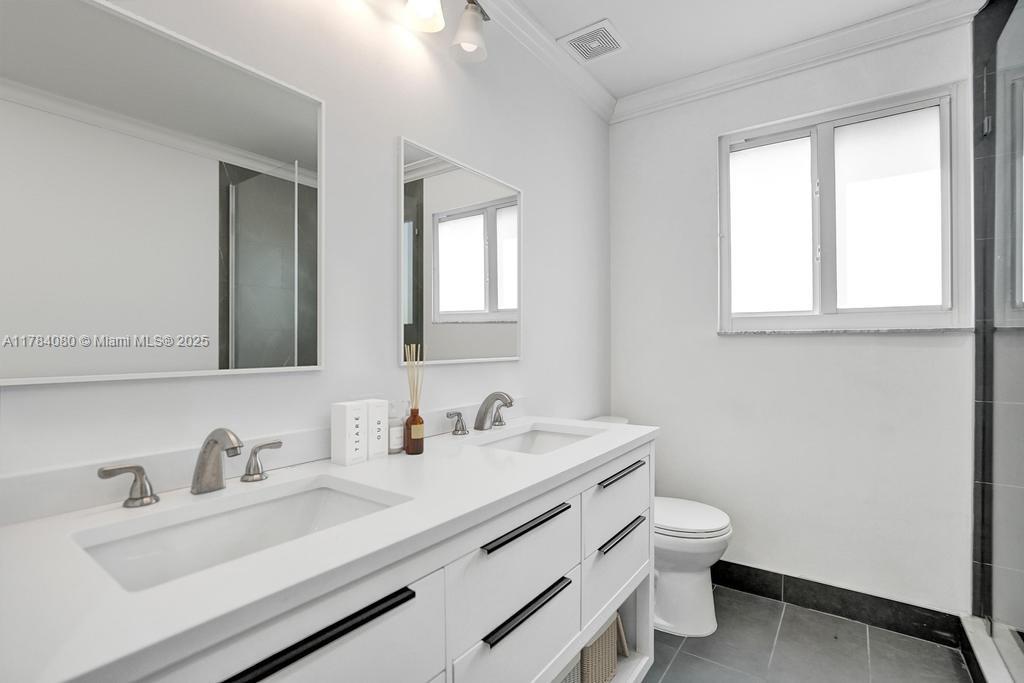 1322 NW 139th Ave Pembroke Pines, FL 33028