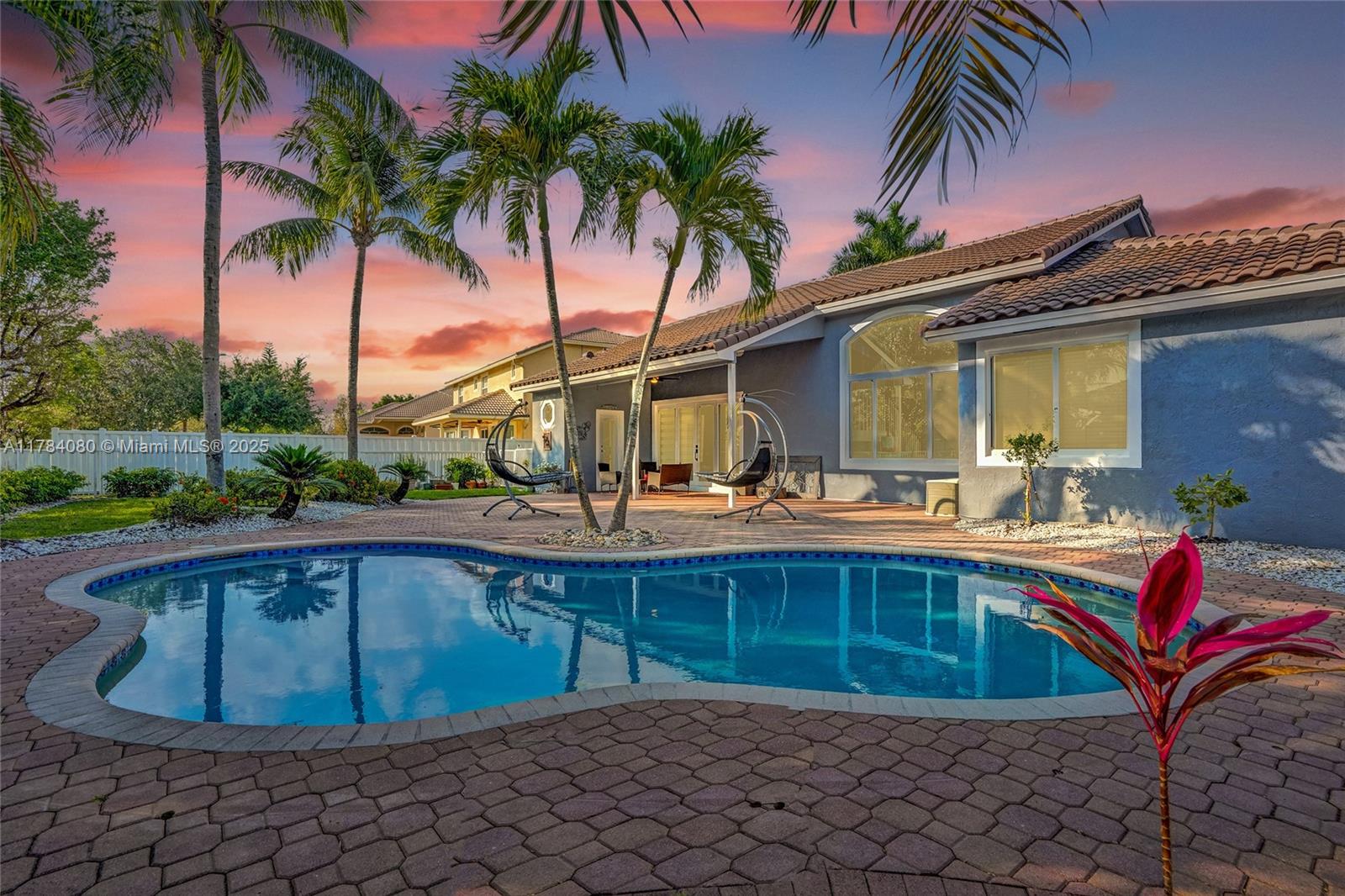 1322 NW 139th Ave Pembroke Pines, FL 33028