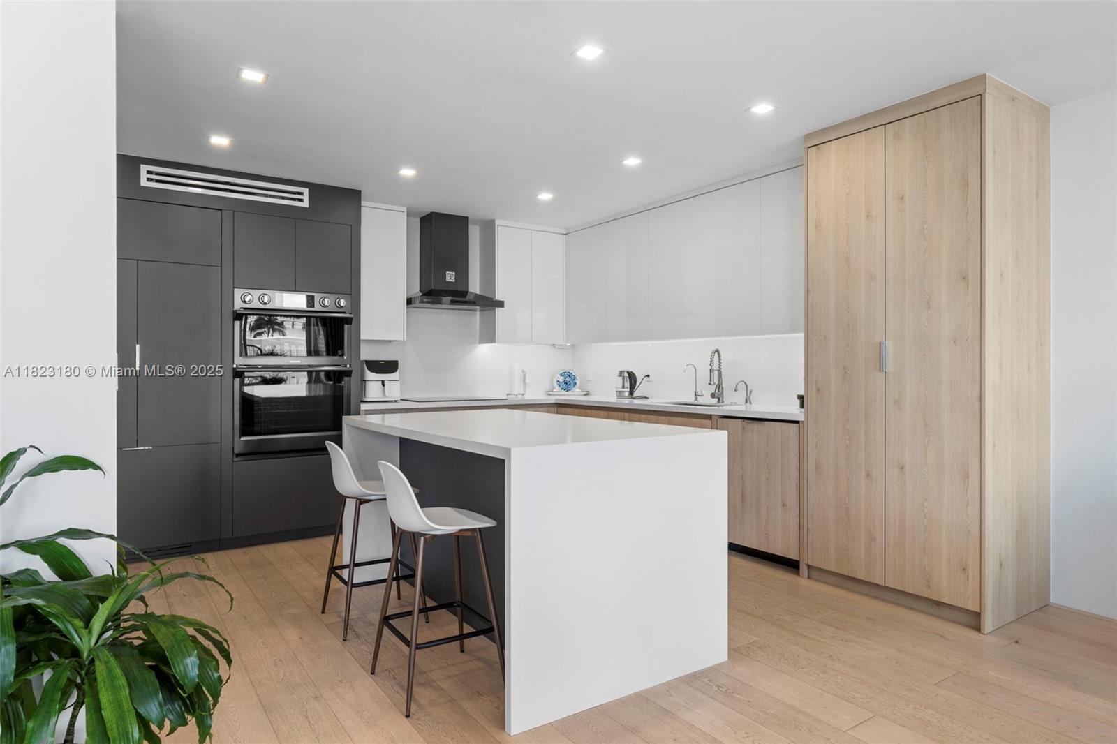 9111 E Bay Hbr Dr #4D Bay Harbor Islands, FL 33154