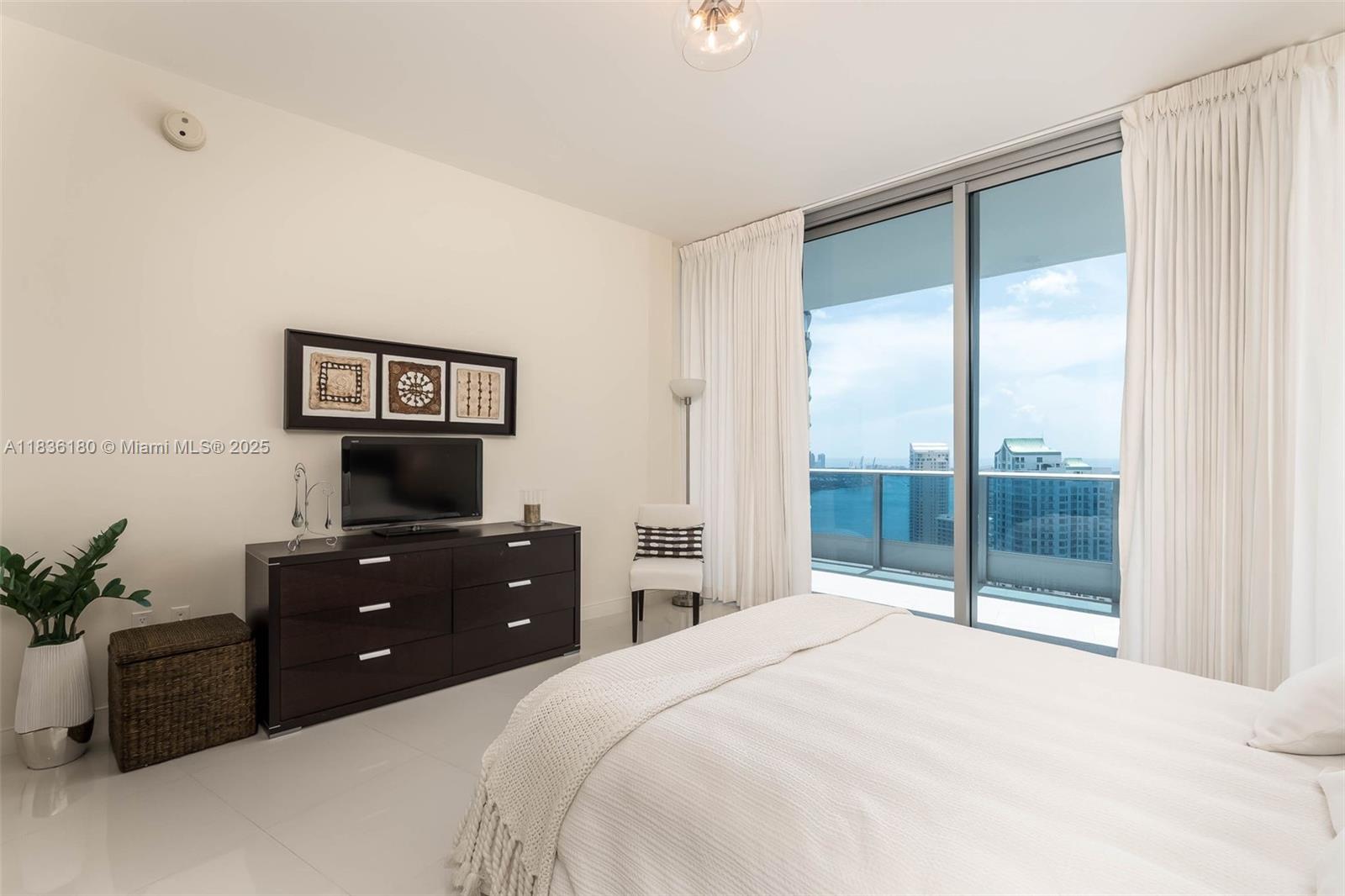 image Epic West Condo17