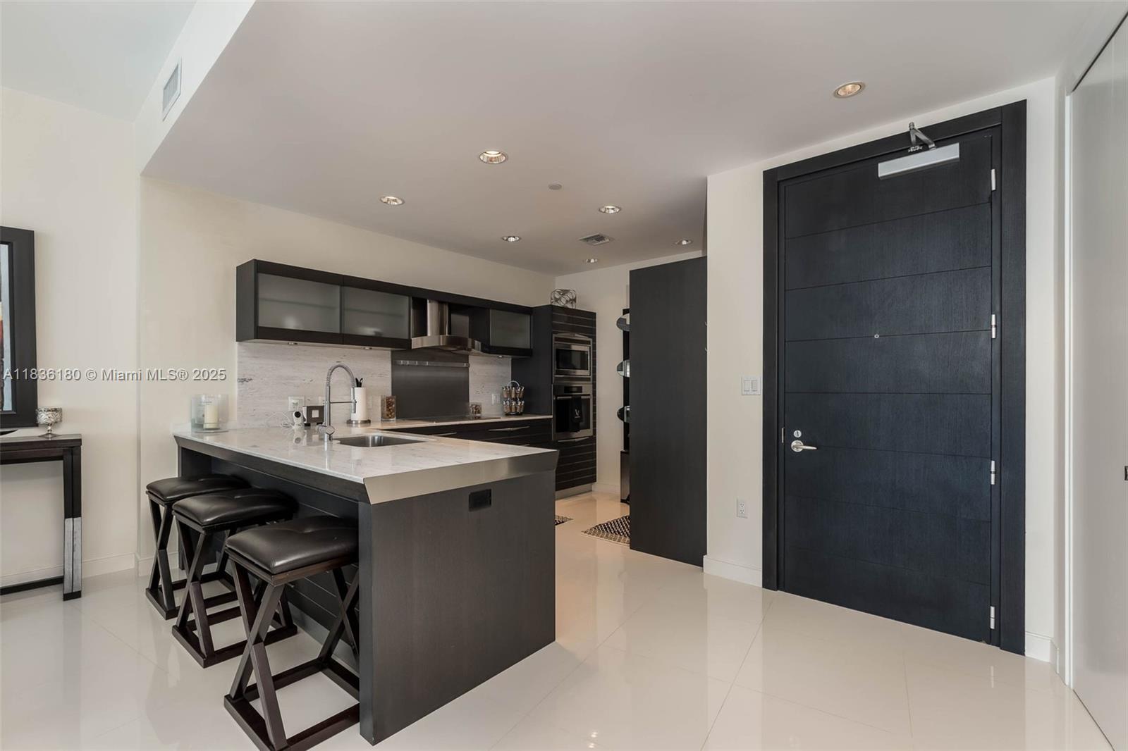 image Epic West Condo4
