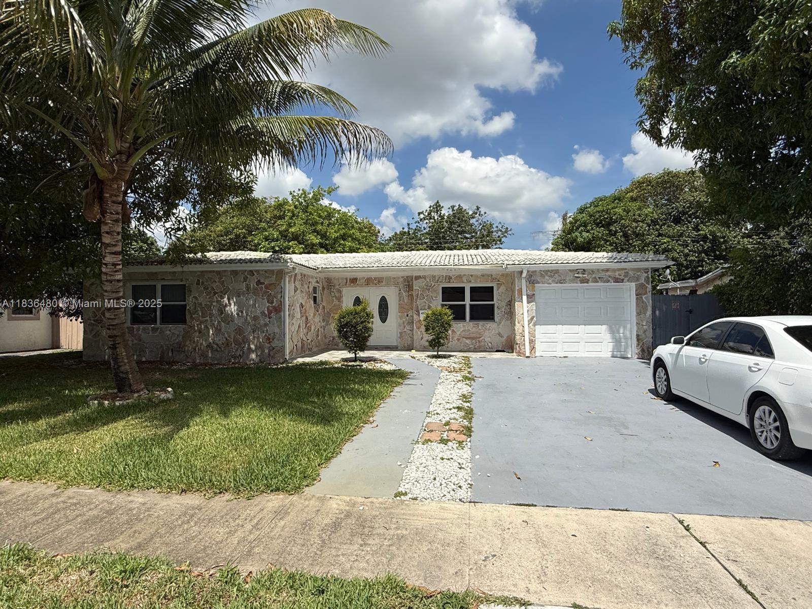 4281 NW 35th Ter