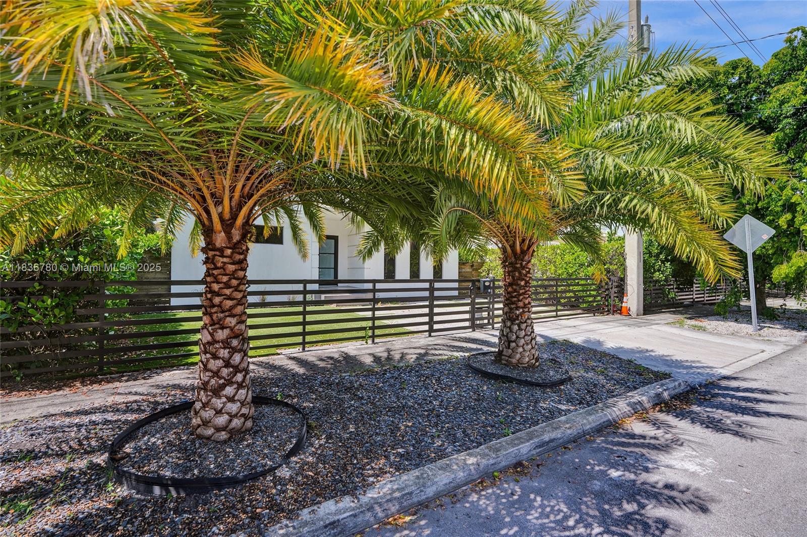 120 NW 41st St