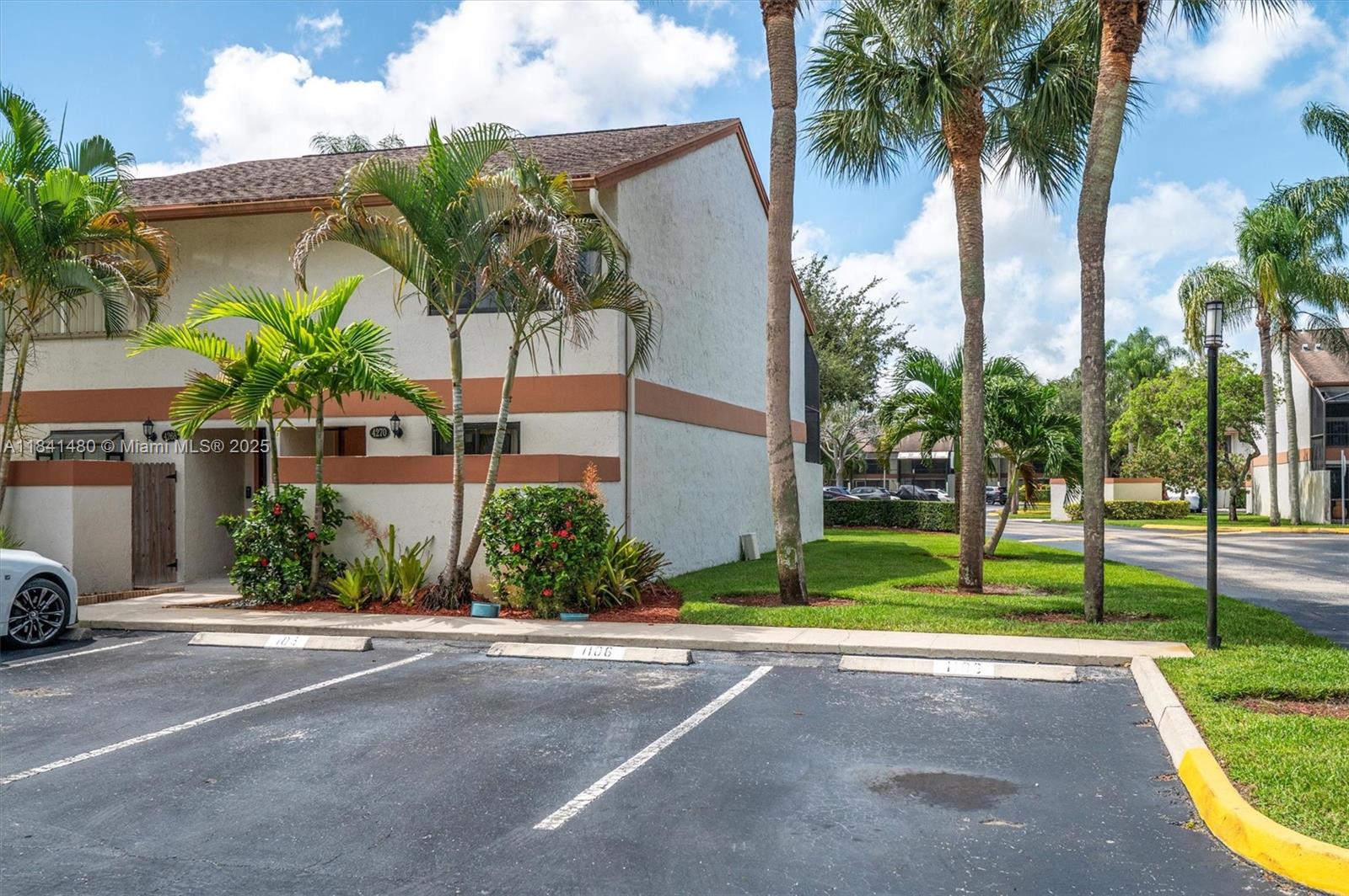 4270 SW 70th Ter