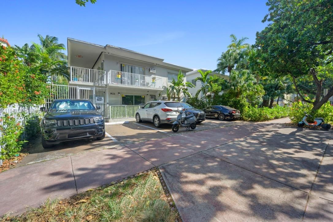 921 Meridian Ave #11