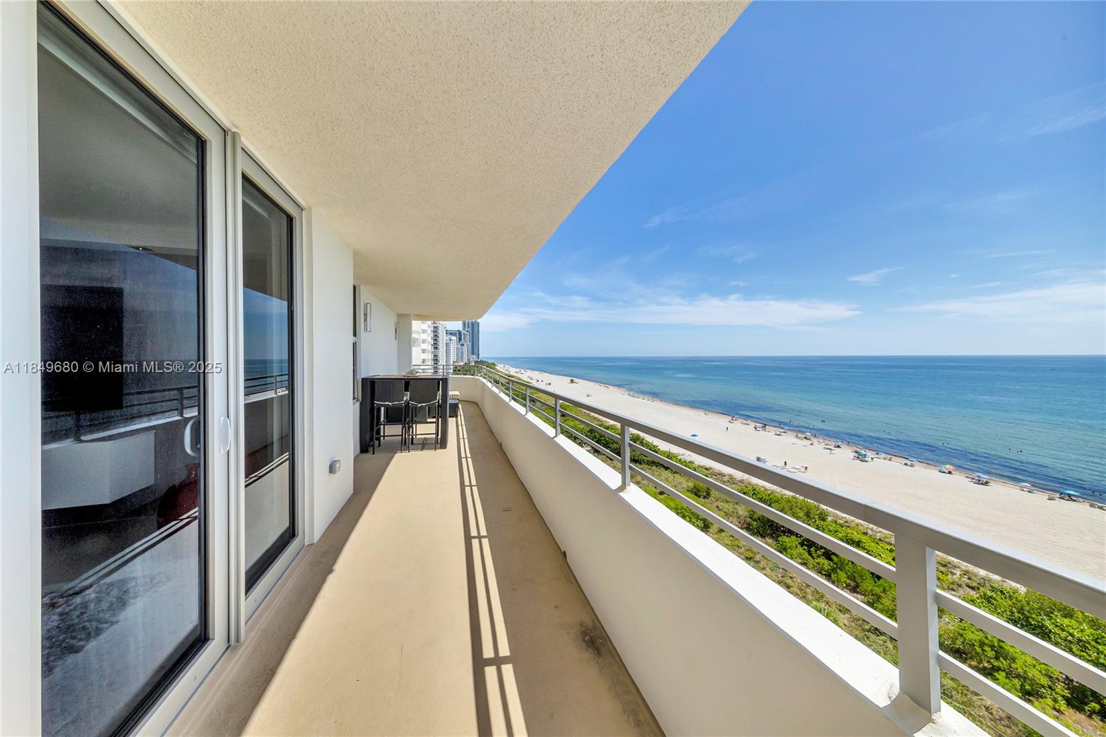 5555 Collins Ave #11D