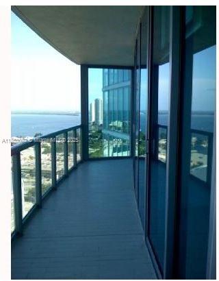 888 Biscayne Blvd #2811