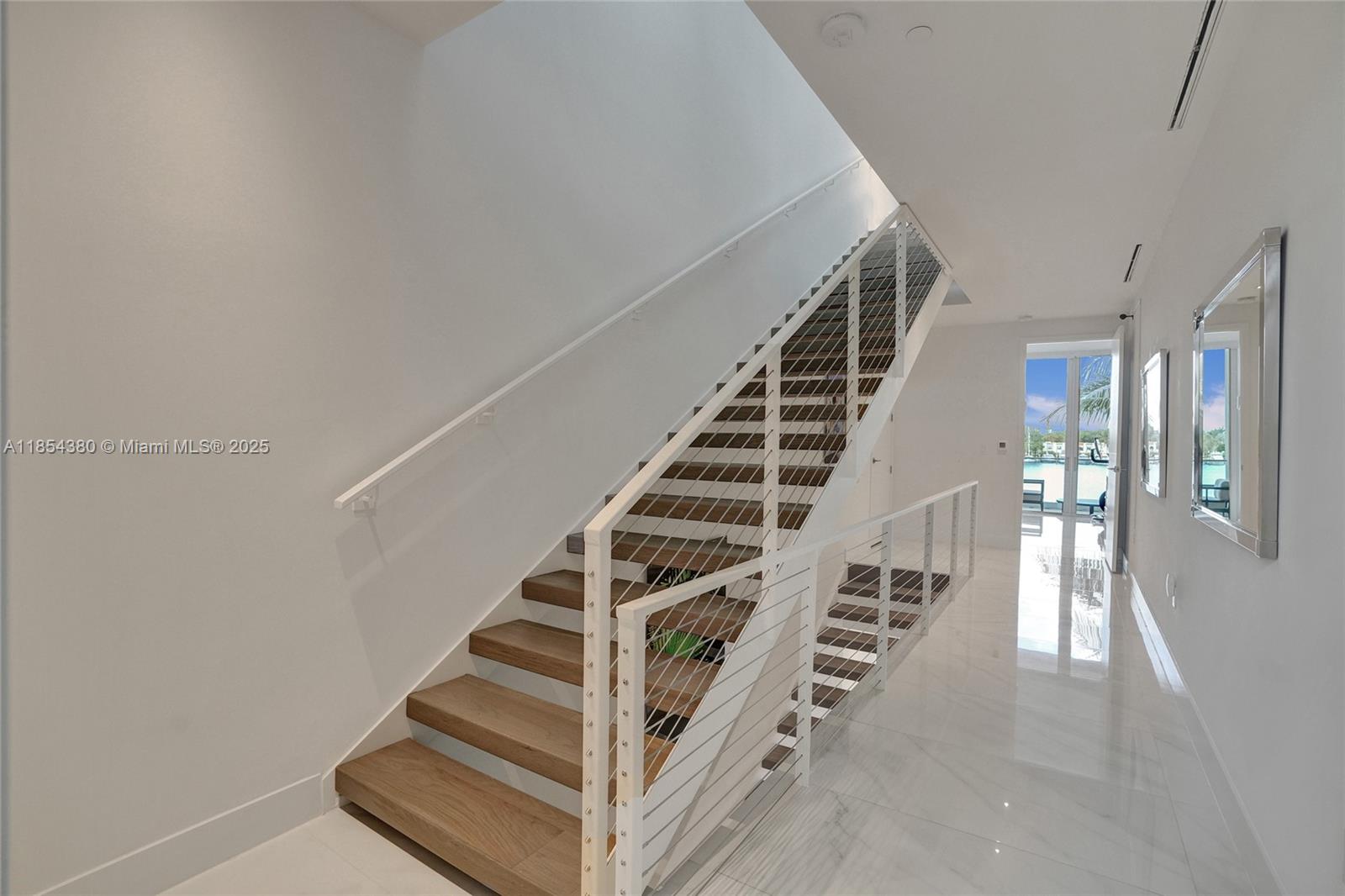 3750 Yacht Clb Dr #TH2 Aventura, FL 33180