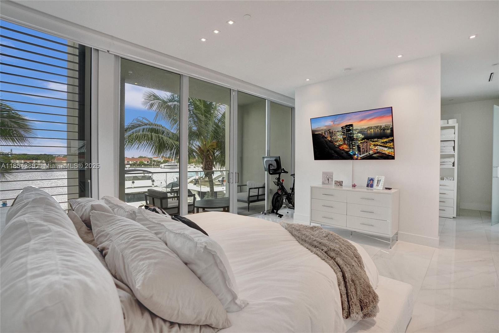 3750 Yacht Clb Dr #TH2 Aventura, FL 33180