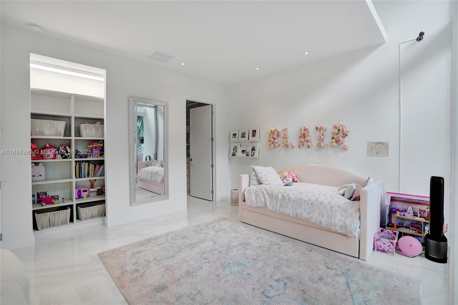 3750 Yacht Clb Dr #TH2 Aventura, FL 33180