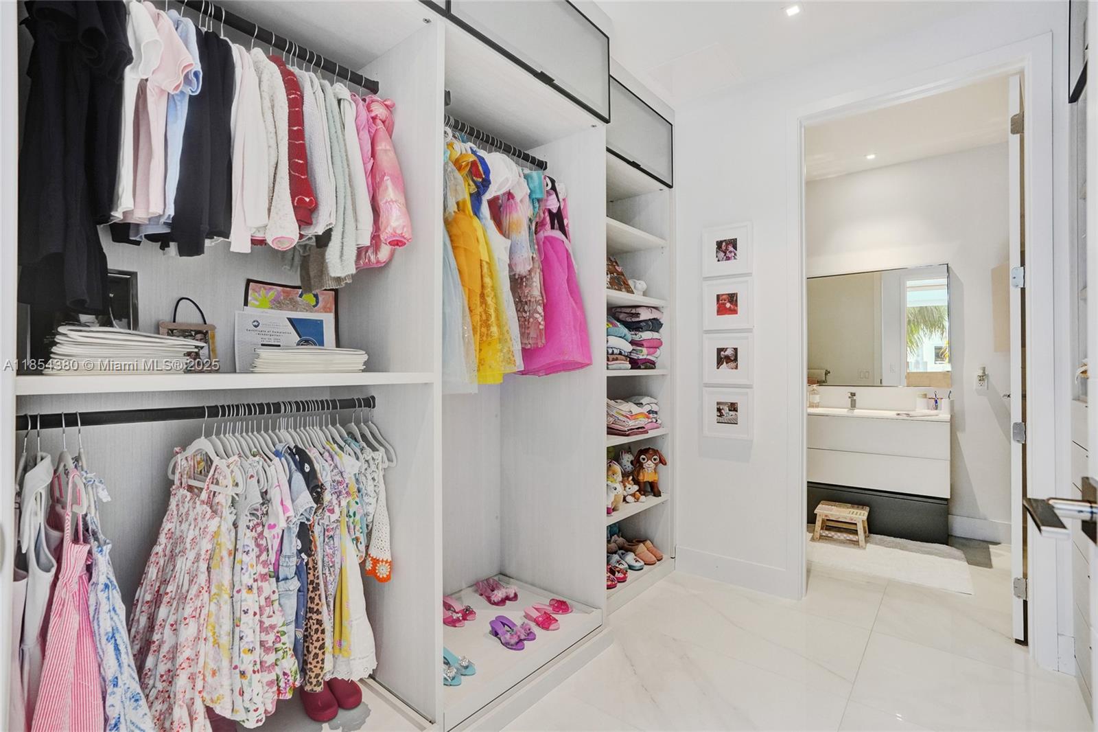 3750 Yacht Clb Dr #TH2 Aventura, FL 33180