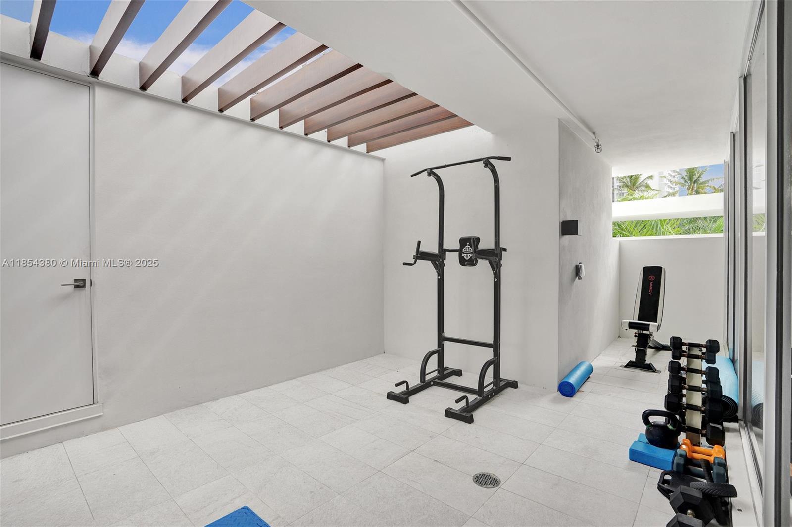 3750 Yacht Clb Dr #TH2 Aventura, FL 33180