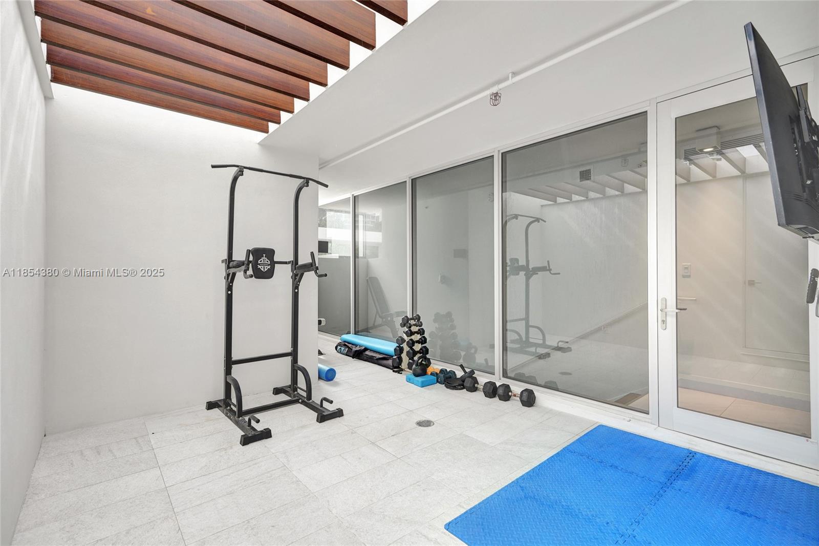 3750 Yacht Clb Dr #TH2 Aventura, FL 33180