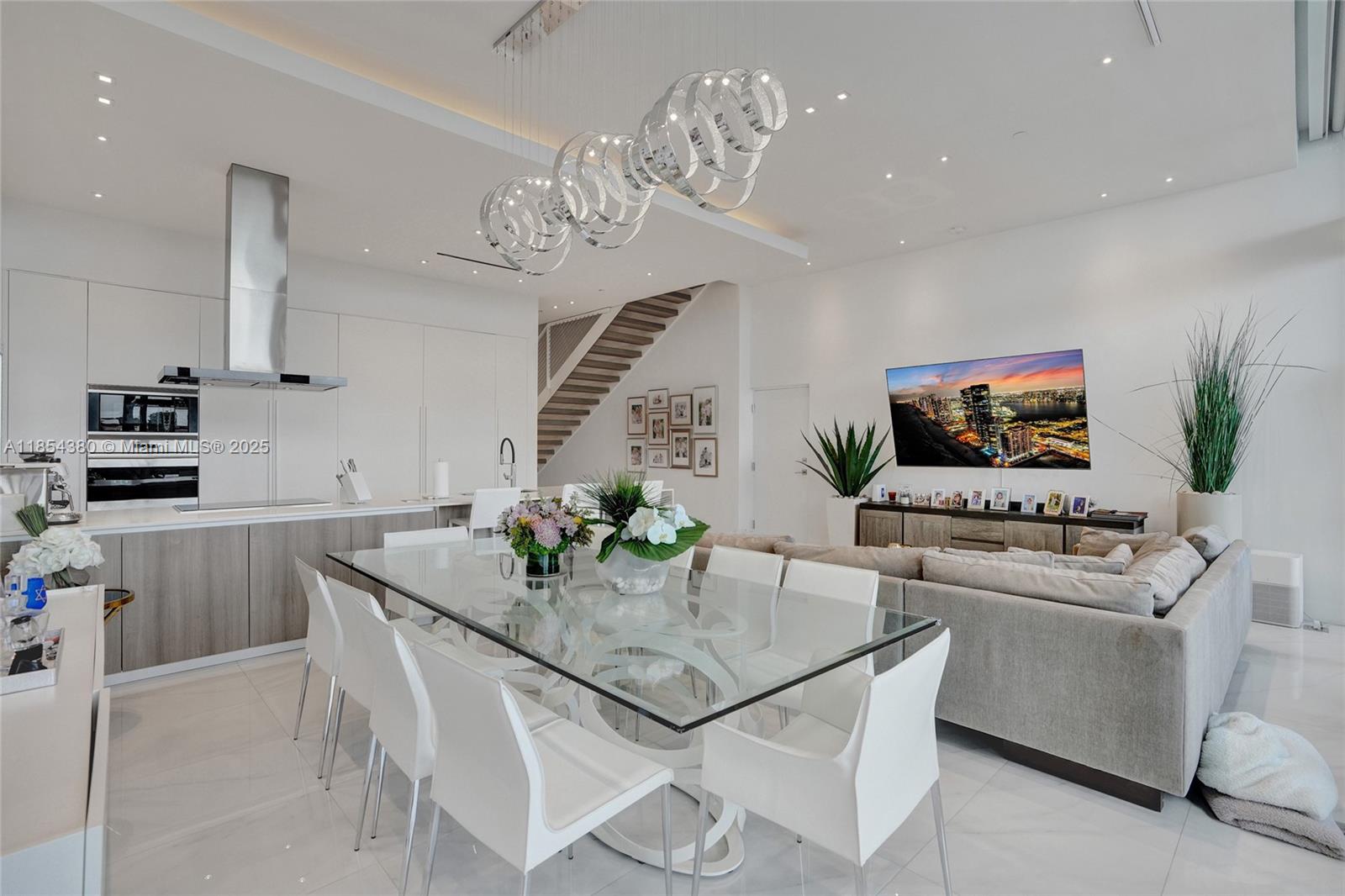 3750 Yacht Clb Dr #TH2 Aventura, FL 33180