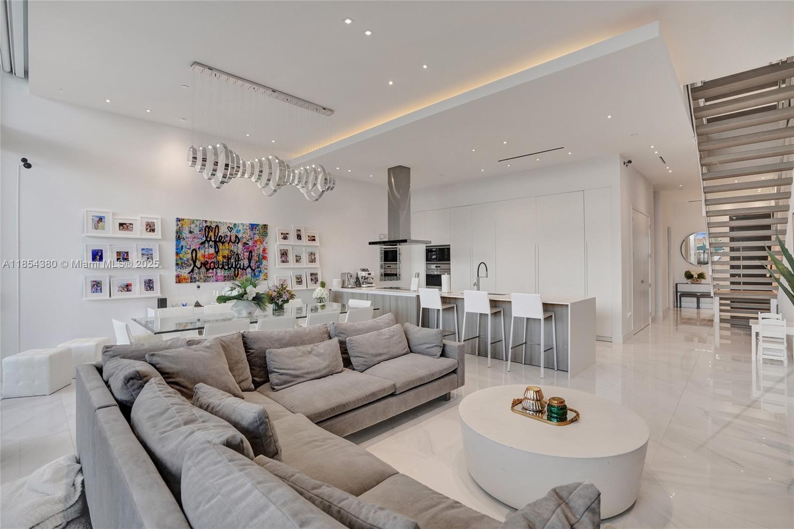 3750 Yacht Clb Dr #TH2 Aventura, FL 33180