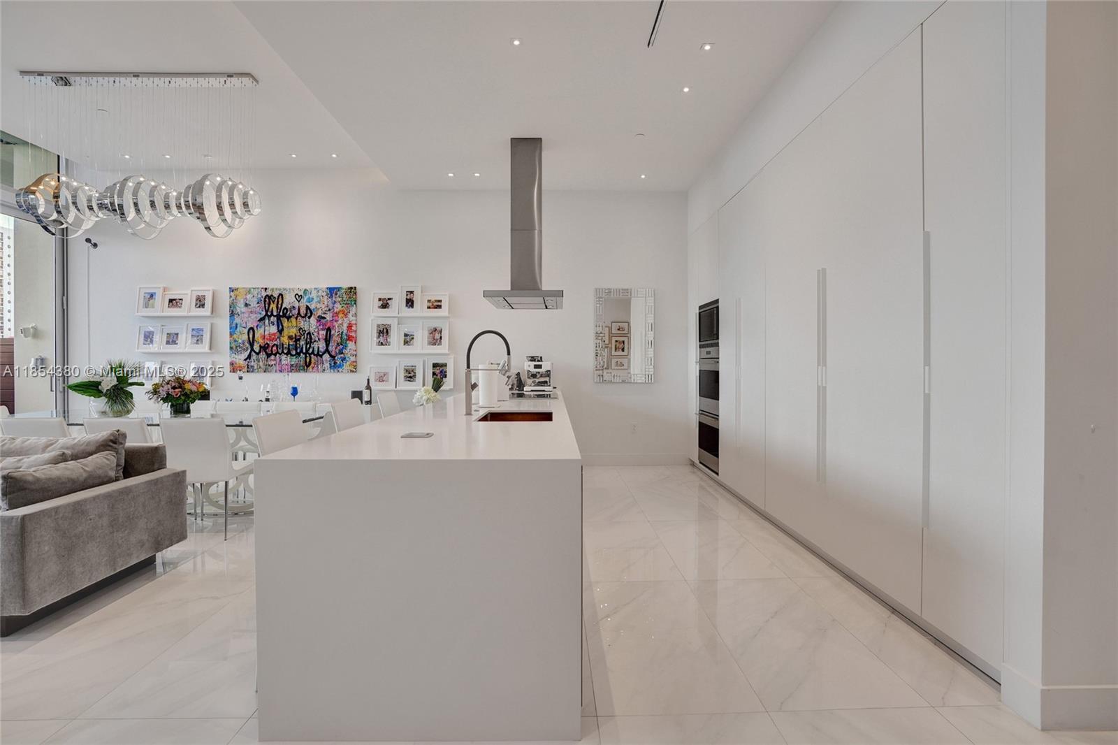 3750 Yacht Clb Dr #TH2 Aventura, FL 33180