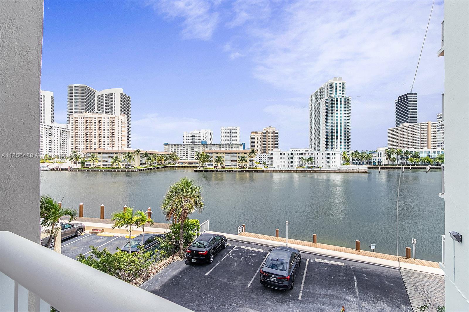 121 Golden Isles Dr #201