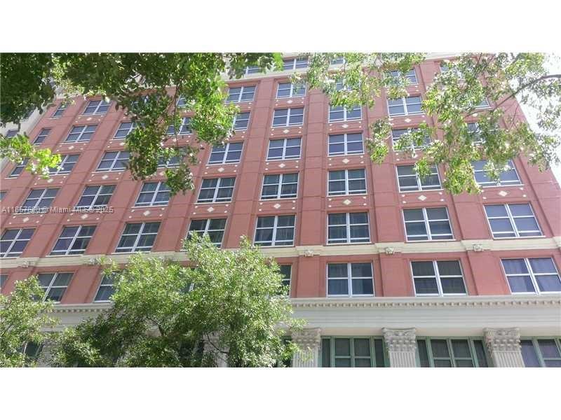 111 E Flagler St #907