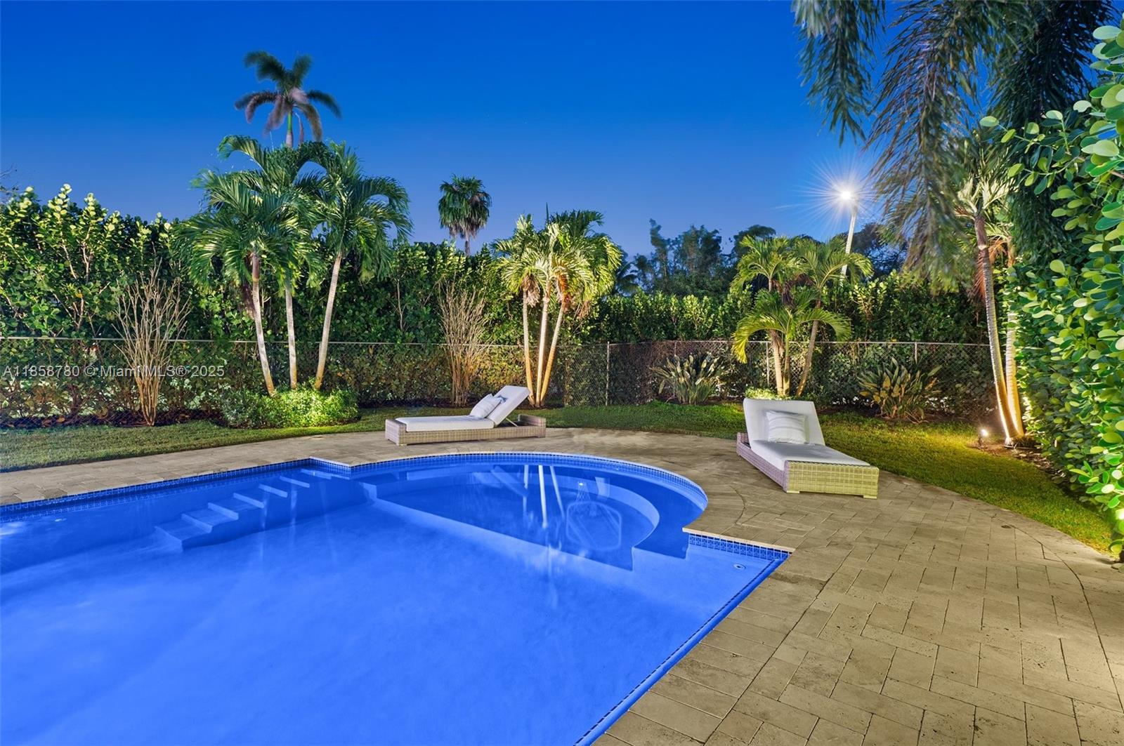 321 SW 1st Ave Boynton Beach, FL 33435