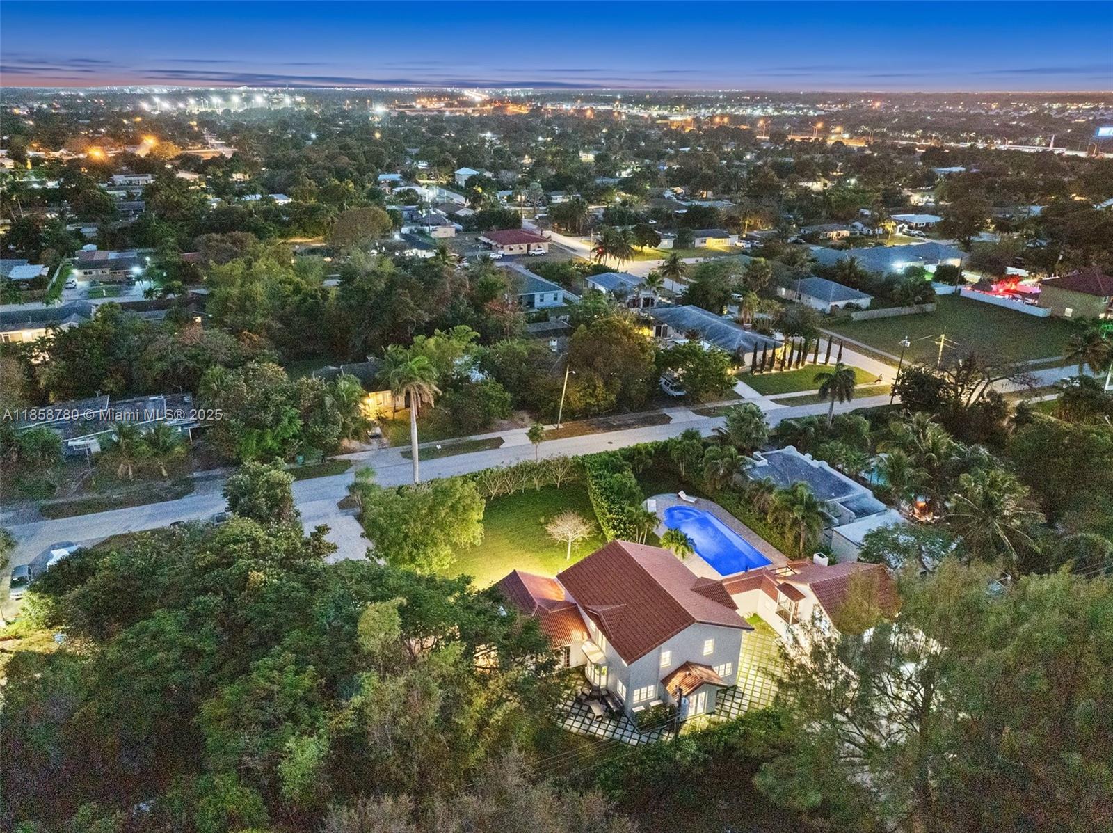 321 SW 1st Ave Boynton Beach, FL 33435