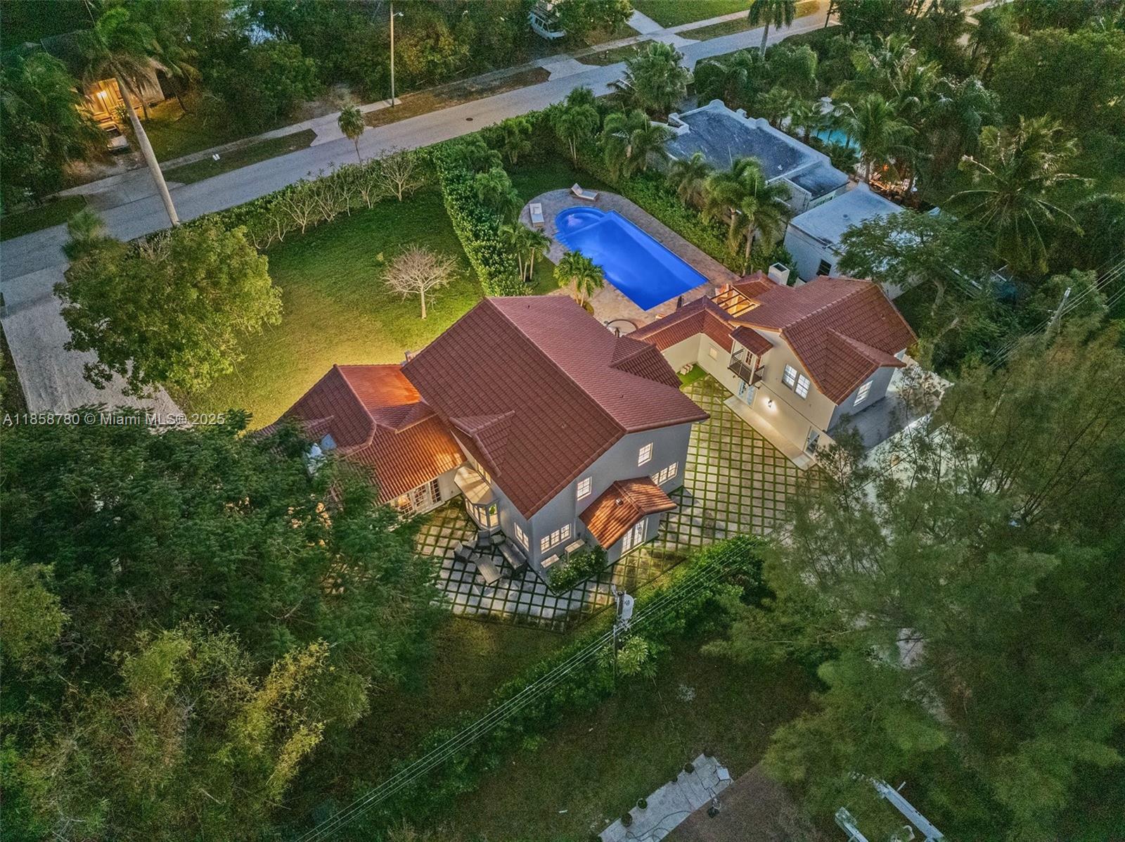 321 SW 1st Ave Boynton Beach, FL 33435