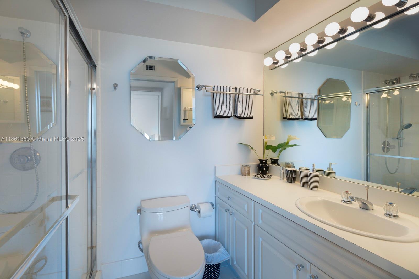 5900 Collins Ave #2105 Miami Beach, FL 33140