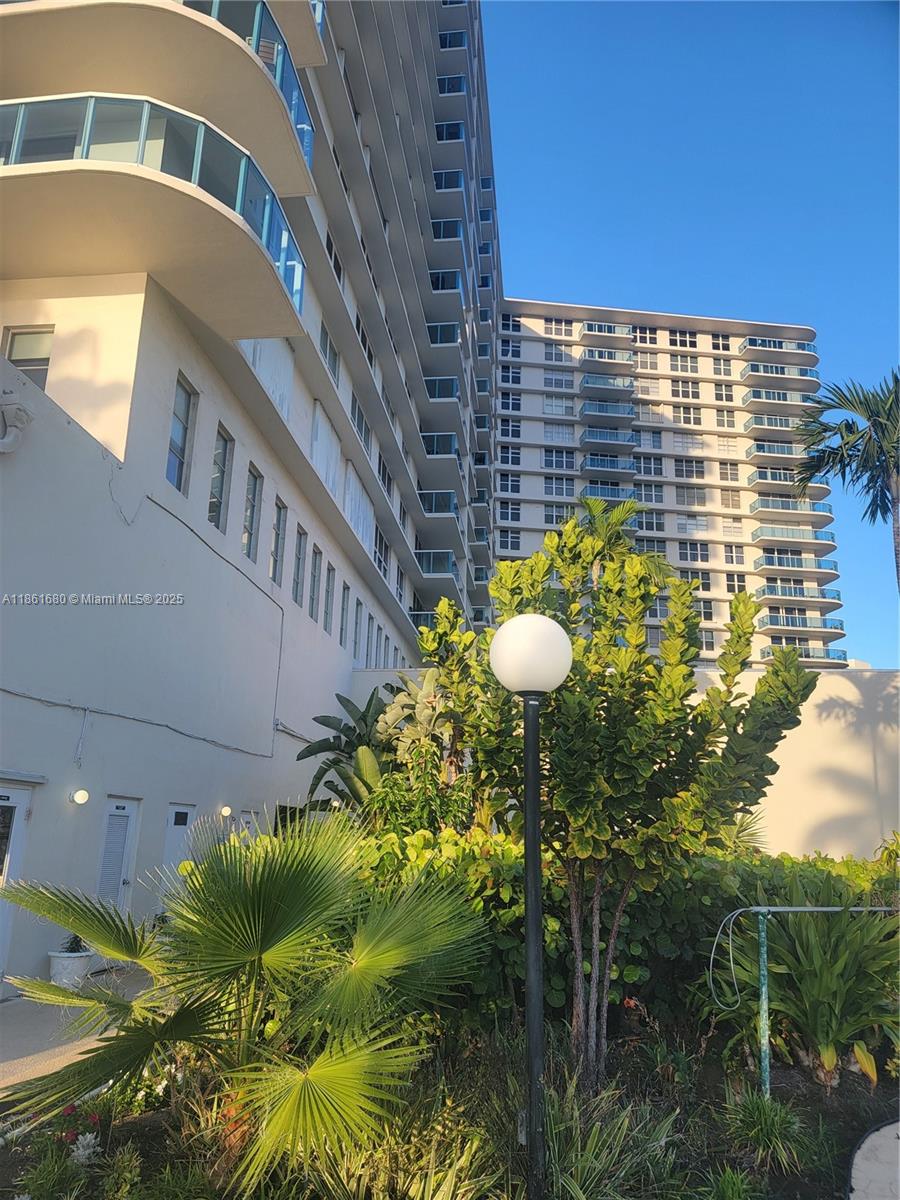 3800 S Ocean Dr #309