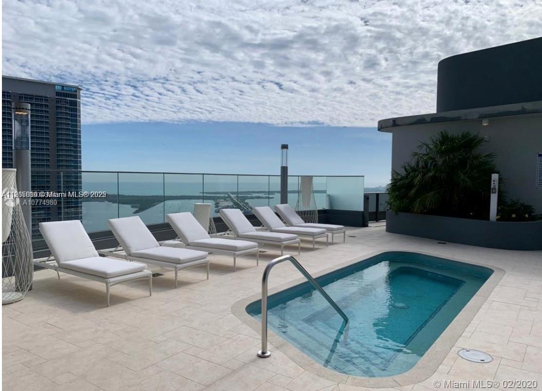 image Brickell Flatiron Condo11