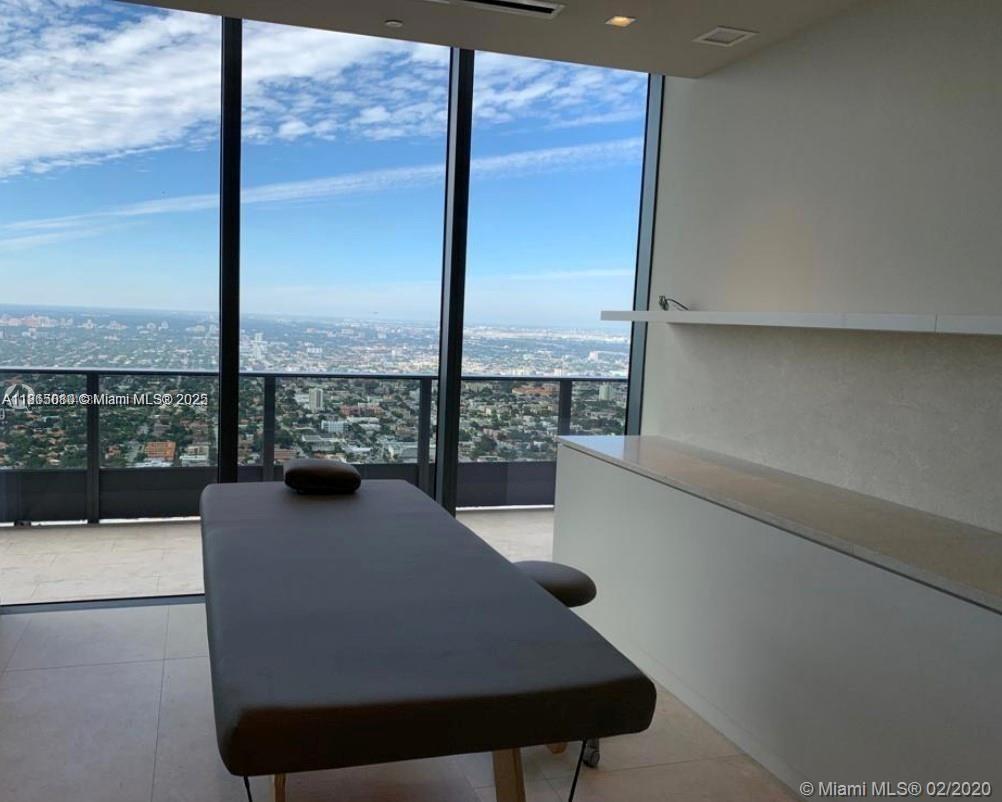 image Brickell Flatiron Condo18