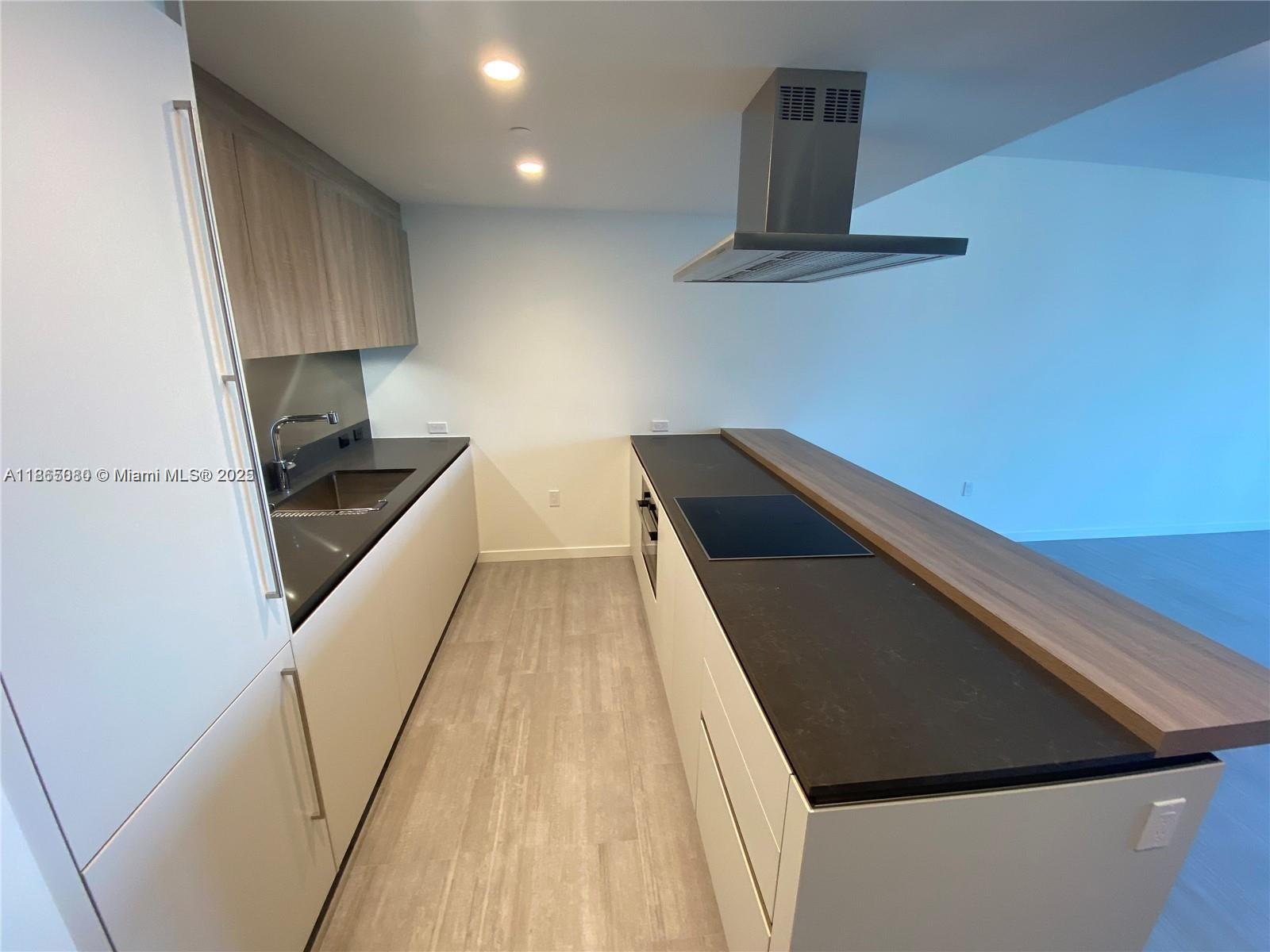 image Brickell Flatiron Condo23