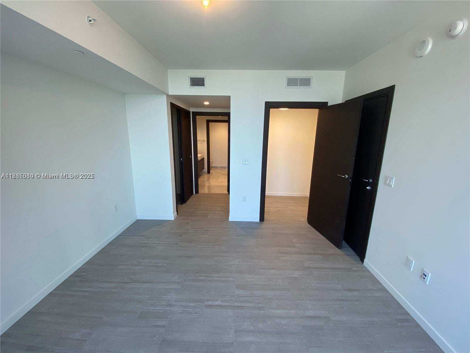image Brickell Flatiron Condo5