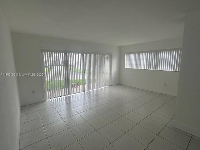 7370 SW 82nd St #E120