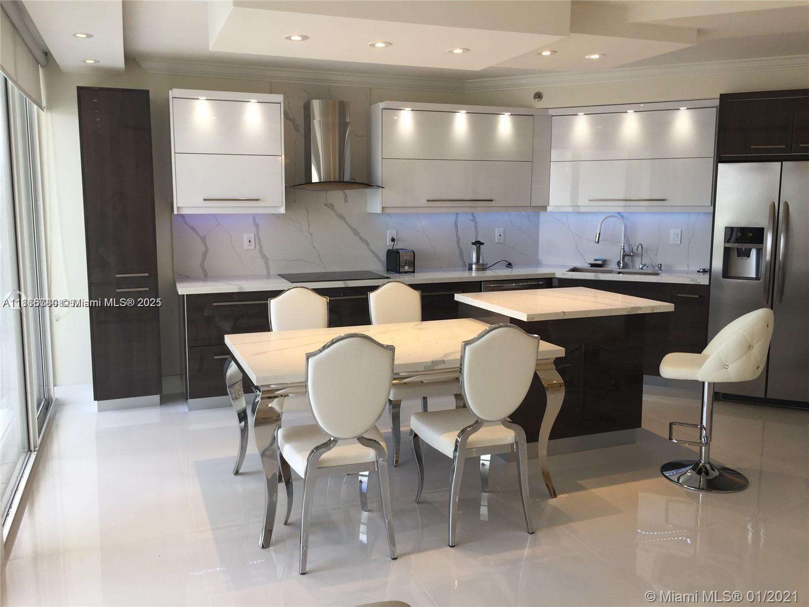 16485 Collins Ave #538