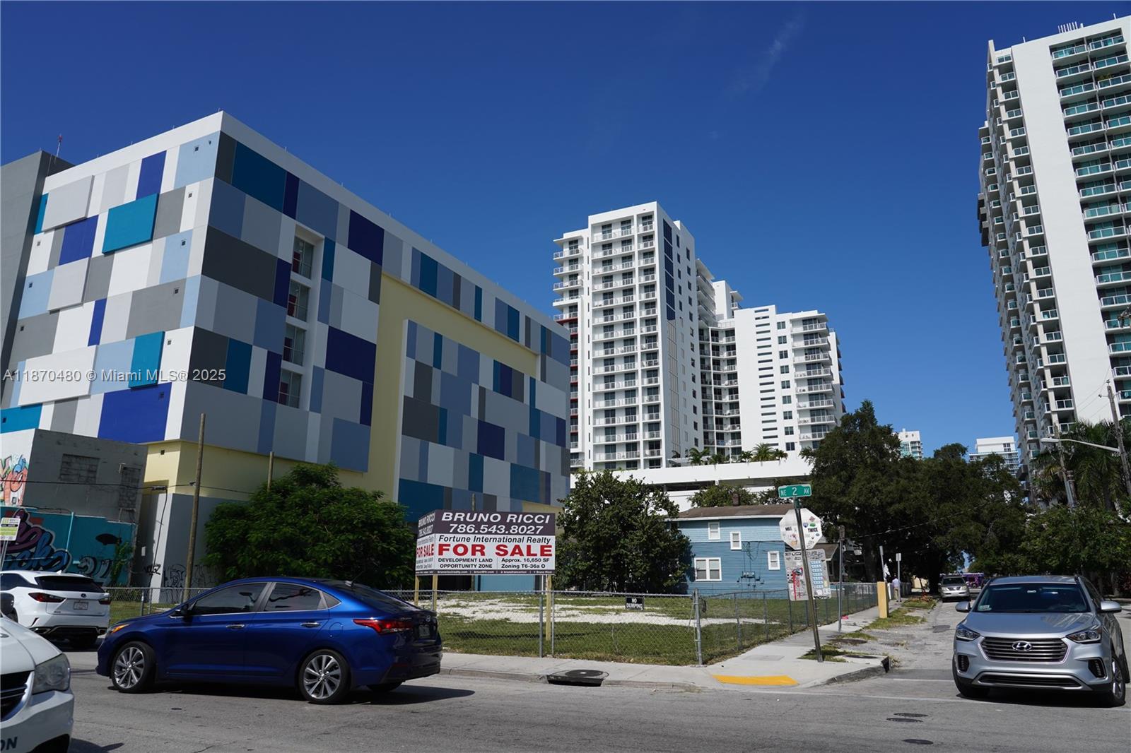 215 NE 25th St Miami, FL 33137