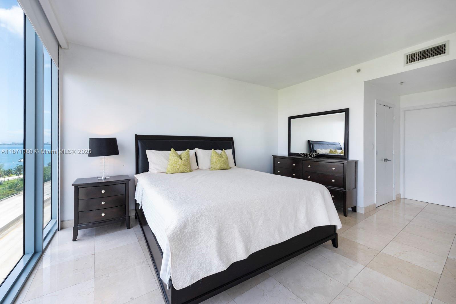 image Blue Condo10