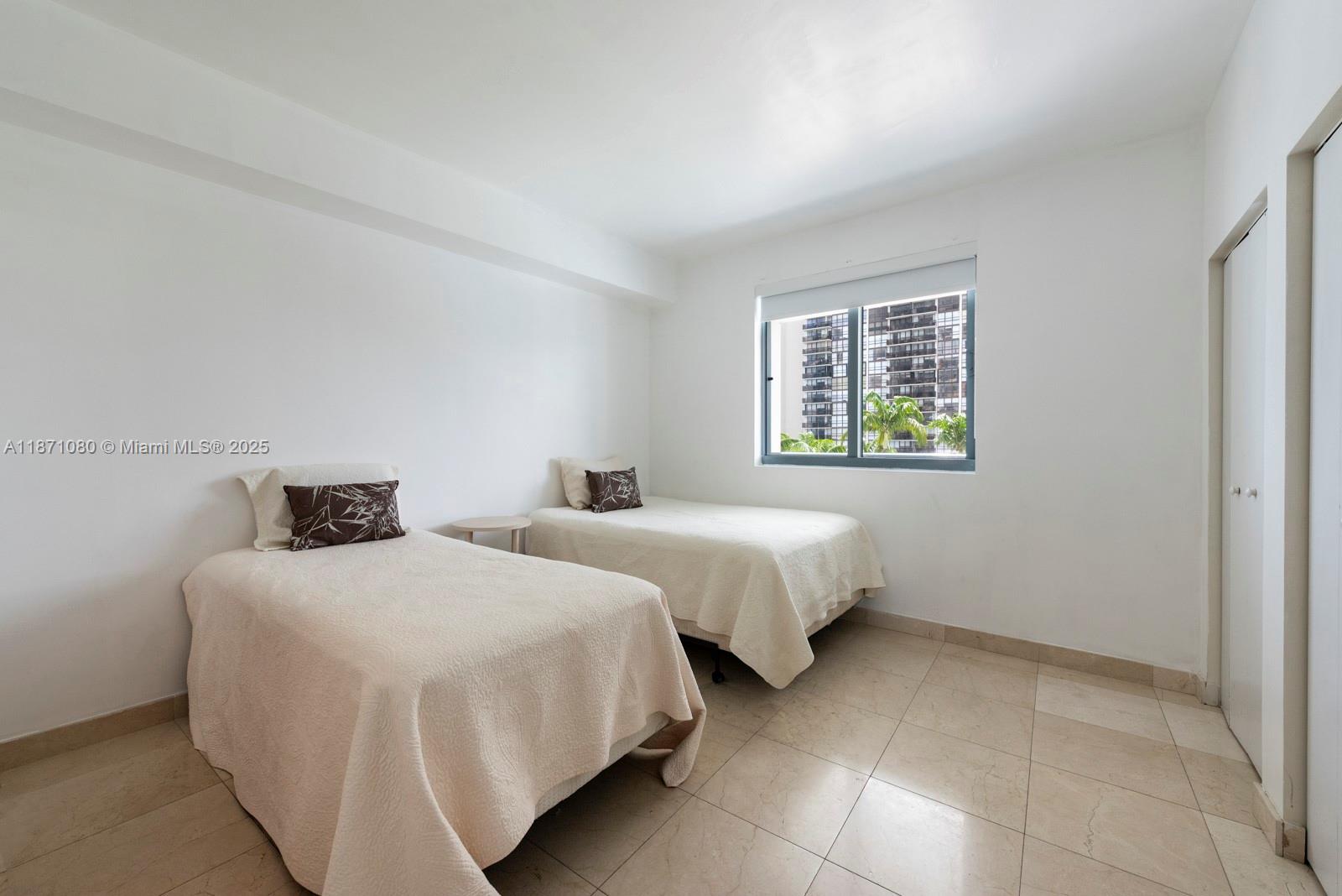 image Blue Condo14