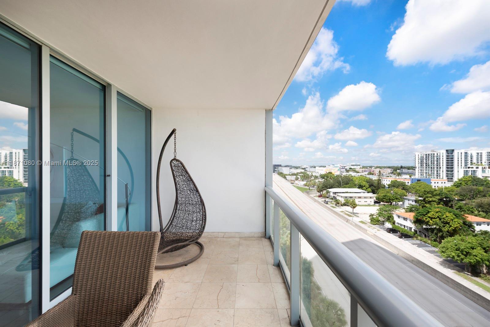 image Blue Condo25