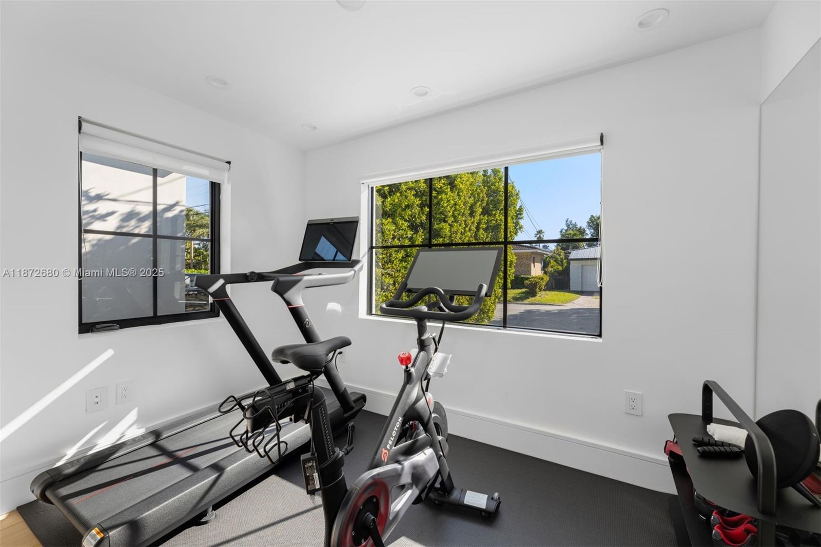 8934 Garland Ave Surfside, FL 33154