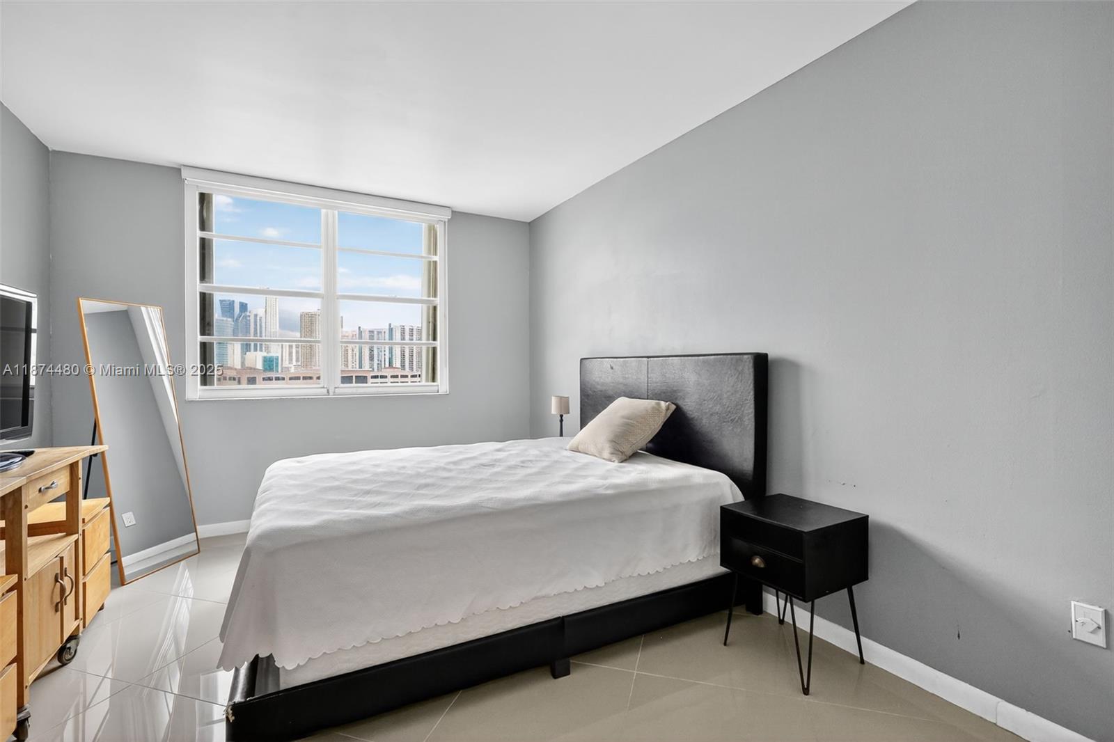 image Arlen House Condo24