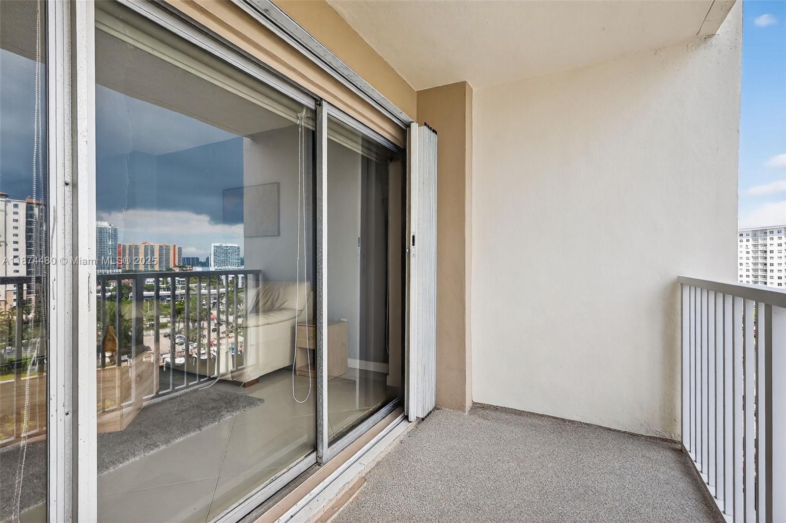 image Arlen House Condo29