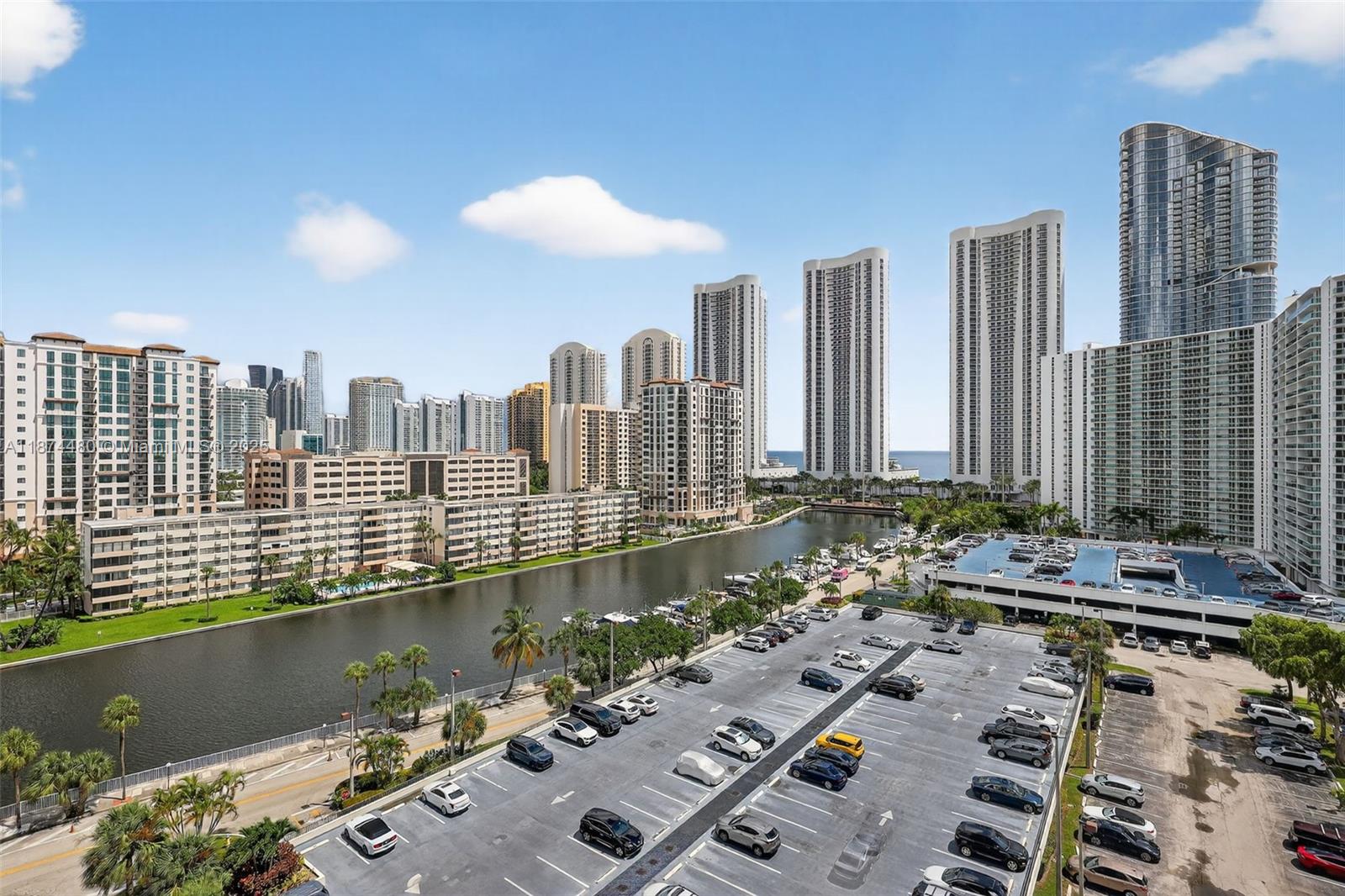 image Arlen House Condo31