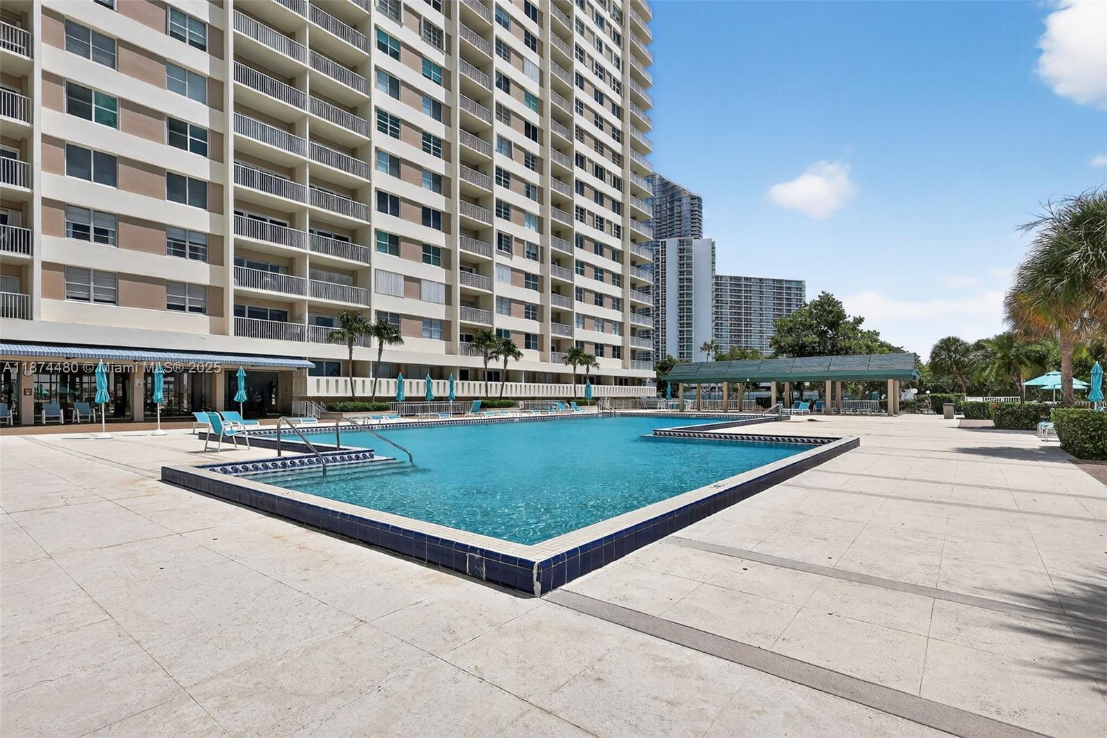 image Arlen House Condo33