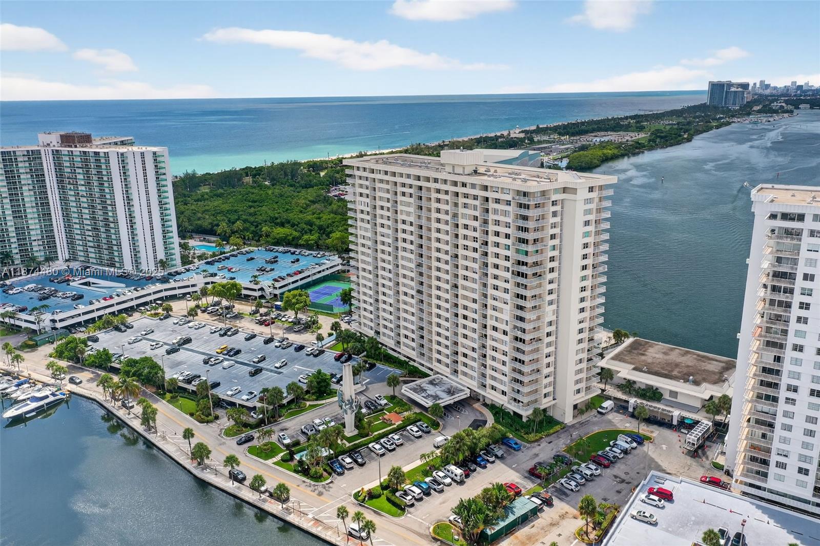 image Arlen House Condo40